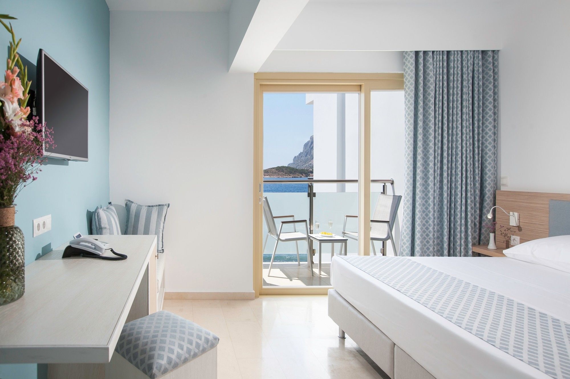 Zephyros Hotel Mirtiész Kültér fotó