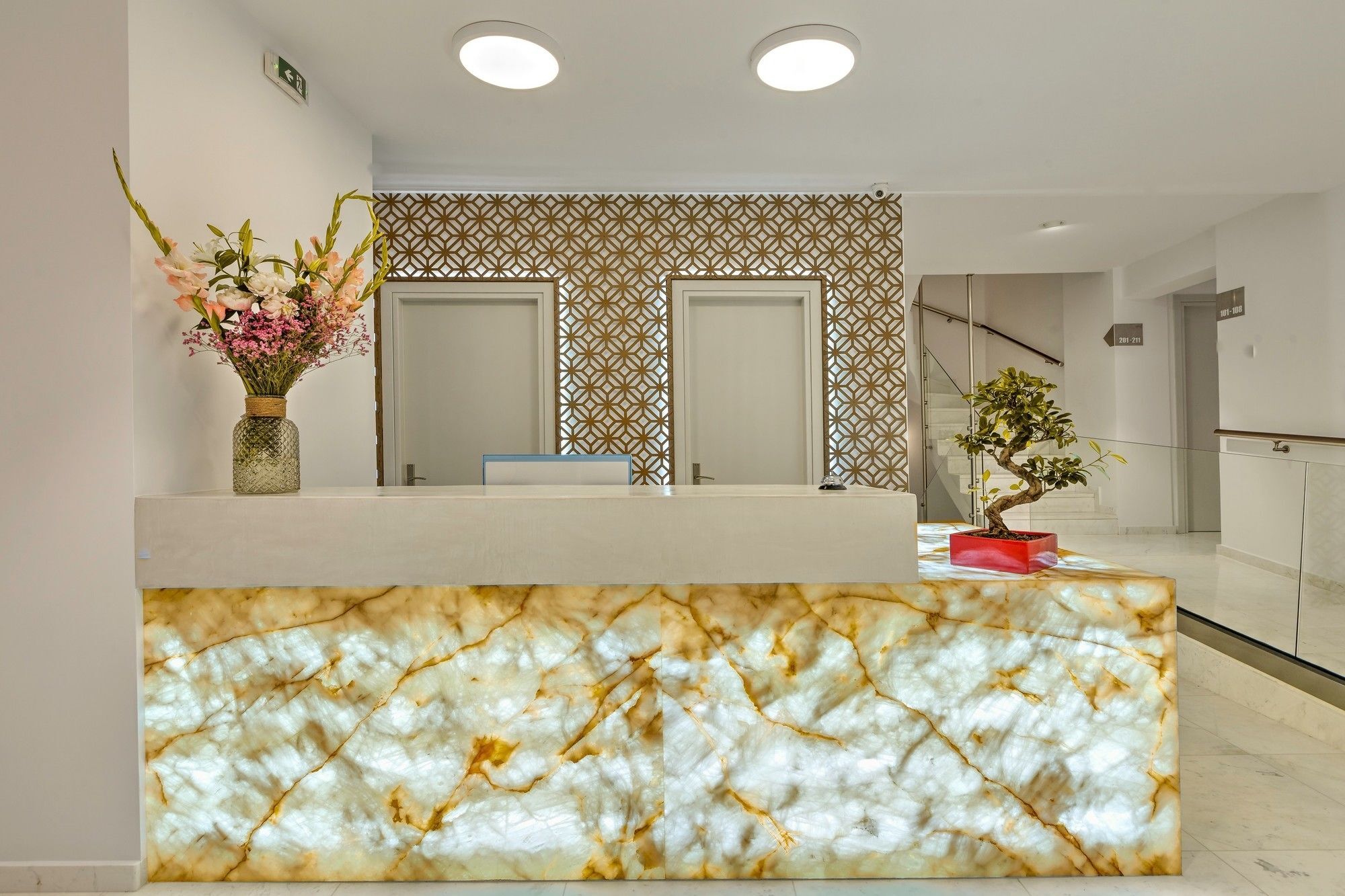 Zephyros Hotel Mirtiész Kültér fotó